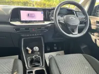Begagnad Ford Tourneo Connect Titanium 122 HK (89 kW) 2023 Svart Minibuss