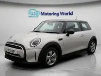 Usado Mini Cooper Classic 136 CV (100 kW) 2022 Plateado Utilitario