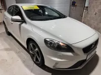 Used Volvo V40 R-Design 122 HP (89 kW) 2016 White Hatchback