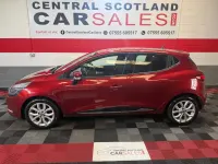 Used Renault Clio Dynamique 110 HP (80 kW) 2017 Red Hatchback