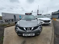 Usado Nissan Juke Acenta 110 HP (80 kW) 2017 Cinzento SUV