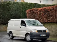 Used Toyota HiAce 95 HP (69 kW) 2010 White Van