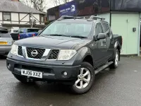 Begagnad Nissan Navara 174 HK (127 kW) 2006 Grå Pickup