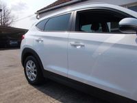 Used Hyundai Tucson SE 115 HP (84 kW) 2018 White SUV