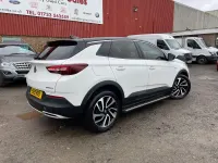 Used Vauxhall Grandland X Elite 130 HP (95 kW) 2019 White SUV