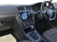 Begagnad VW e-Golf 99 kW (135 HK) 2019 Blå Halvkombi