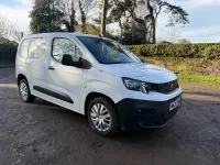 Used Peugeot Partner 100 HP (73 kW) 2020 White MPV