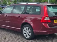 Used Volvo V70 SE 2008 Red Estate