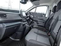New Renault Trafic 2025 Solid  glacier white MPV