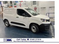 Used Peugeot Partner 100 HP (73 kW) 2020 White MPV