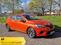 Used Renault Clio V Iconic 2022 Orange Hatchback