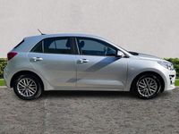 Begagnad Kia Rio 83 HK (61 kW) 2023 Silver Halvkombi