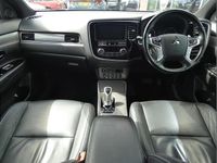 Used Mitsubishi Outlander P-HEV 174 HP (127 kW) 2018 White SUV