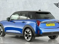 Usado Mini Cooper Hatch 113 kW (154 CV) 2025 Azul Utilitario