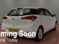 Used Hyundai i20 SE 100 HP (73 kW) 2017 White Hatchback