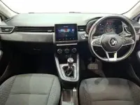 Used Renault Clio Iconic 85 HP (62 kW) 2020 White Hatchback