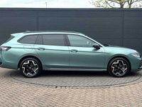 Used VW Passat R-line 272 HP (200 kW) 2025 Green Estate