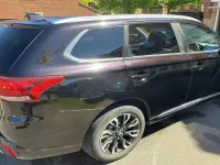 Usado Mitsubishi Outlander P-HEV 203 HP (149 kW) 2017 Preto Carrinha