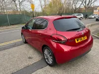 Second-hand Peugeot 208 Allure 82 CP (60 kW) 2016 Roșu Hatchback