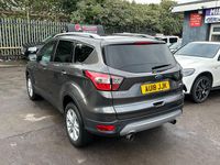 Usado Ford Kuga Titanium 182 HP (133 kW) 2018 Cinzento SUV
