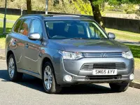 Begagnad Mitsubishi Outlander P-HEV 2015 Grå SUV