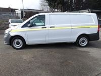 Begagnad Mercedes Vito Progressive 2022 Vit Van