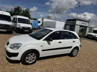 Used Kia Rio 2009 White Hatchback