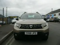 Usado Dacia Duster Essentiel 114 HP (83 kW) 2019 Bege SUV