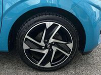 Used Hyundai i10 Premium 65 HP (47 kW) 2023 Other Hatchback