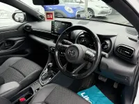 Usado Toyota Yaris Hybrid 116 HP (85 kW) 2022 Branco Citadino