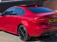 Begagnad Jaguar XE R-Sport 180 HK (132 kW) 2016 Röd Sedan