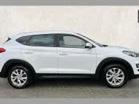 Used Hyundai Tucson SE 129 HP (94 kW) 2019 White SUV