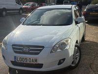 Used Kia Ceed 2009 White Hatchback