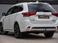 Used Mitsubishi Outlander P-HEV 200 HP (147 kW) 2017 White SUV