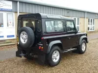 Usado Land Rover Defender 121 HP (88 kW) 2011 Preto SUV