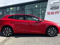 Käytetty Volvo V40 Momentum 2019 Punainen Viistoperä