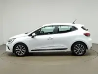 Used Renault Clio Iconic 140 HP (102 kW) 2022 White Hatchback