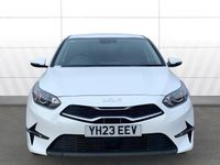 Usado Kia Ceed 160 HP (117 kW) 2023 Branco Citadino