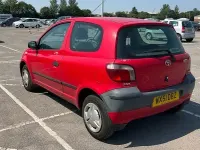 Used Toyota Yaris 68 HP (50 kW) 2001 Red Hatchback