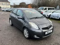 Begagnad Toyota Yaris 69 HK (50 kW) 2011 Grå Halvkombi