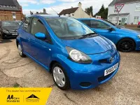 Used Toyota Aygo 67 HP (49 kW) 2010 Blue Hatchback