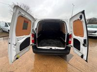 Used Citroën Berlingo Start 75 HP (55 kW) 2020 White MPV