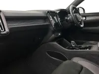 Used Volvo XC40 R-Design 161 HP (118 kW) 2019 Red SUV