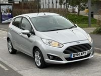 Begagnad Ford Fiesta Zetec 2014 Silver Halvkombi
