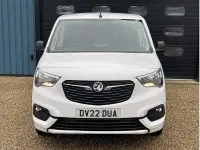 Begagnad Vauxhall Combo Sportive 100 HK (73 kW) 2022 Vit Minibuss