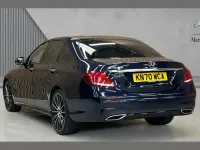 Usado Mercedes E300 AMG line 245 HP (180 kW) 2020 Azul Sedan