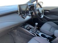 Begagnad Toyota Corolla 116 HK (85 kW) 2019 Silver Halvkombi