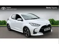 Used Toyota Yaris Design 113 HP (83 kW) 2024 White Hatchback