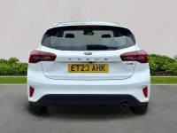Begagnad Ford Focus Titanium 2023 Vit Halvkombi