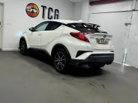 Used Toyota C-HR 122 HP (89 kW) 2017 White SUV